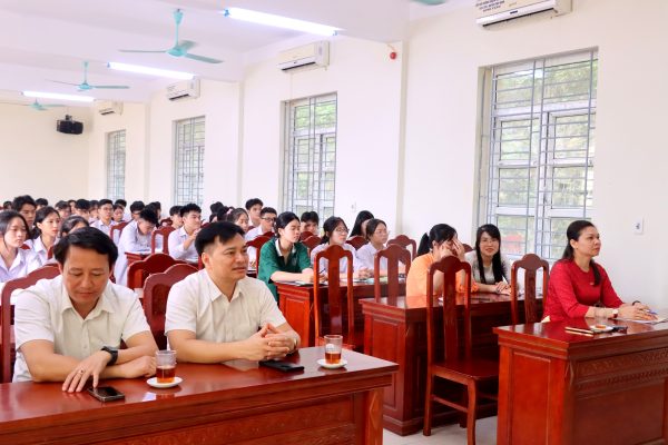 Phù Ninh: Khai giảng lớp bồi dưỡng nhận thức về Đảng khóa IV năm 2024